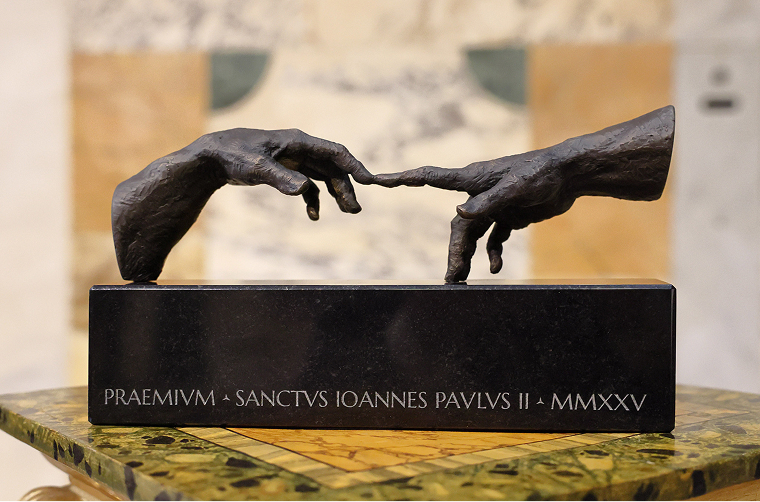Premio San Giovanni Paolo II award sculpture